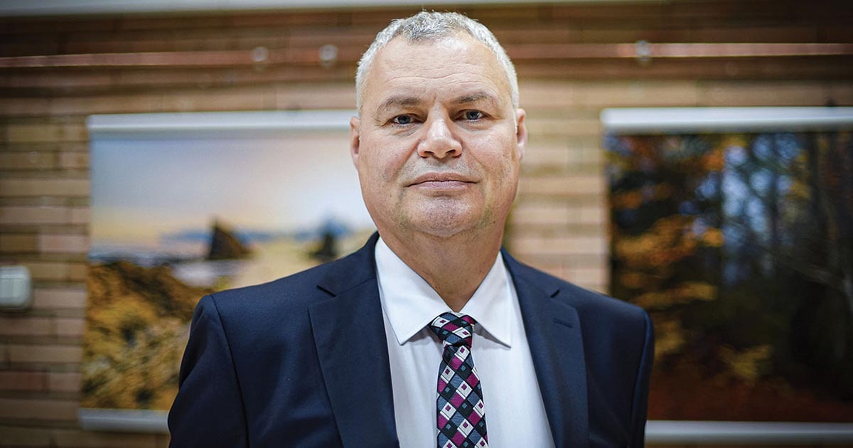 Petres Sándor: sok év csend után apró sikerek